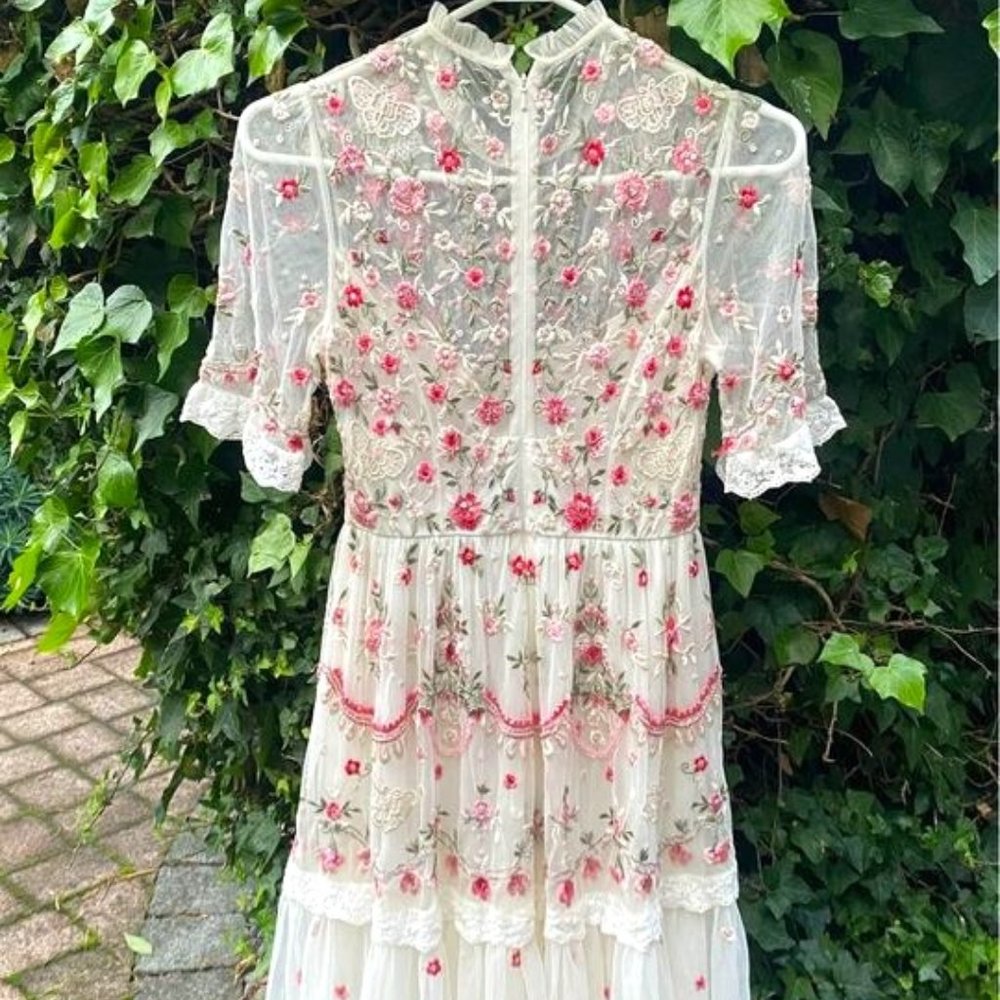Holt Renfrew Floral Embroidered Dress ✷ From TV! ✷ Size 0